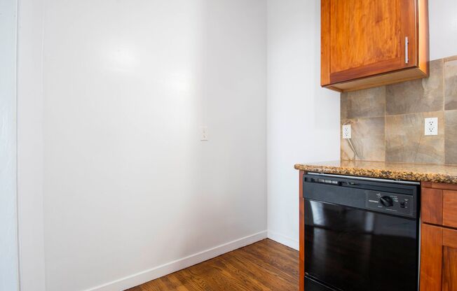 1 bed, 1 bath, $2,950, Unit 12