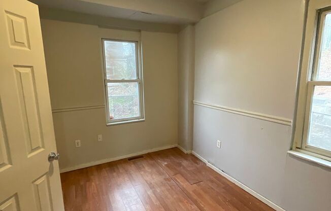 1 bed, 1 bath, $800, Unit Unit 1