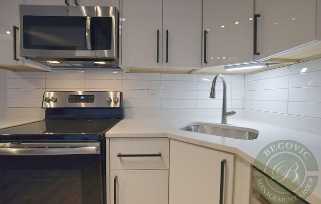 Studio, 1 bath, 280 sqft, $1,650, Unit 511