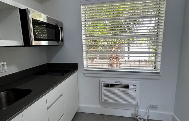 Beach Studio Apartment Home!