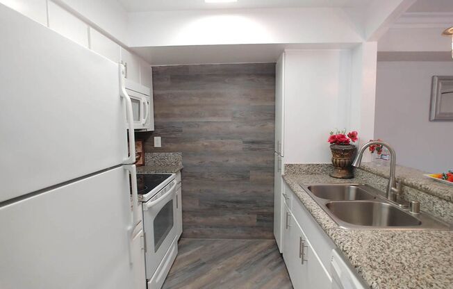 2 beds, 2 baths, 950 sqft, $2,750, Unit 106