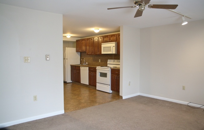 1 bed, 1 bath, $975, Unit APT 102