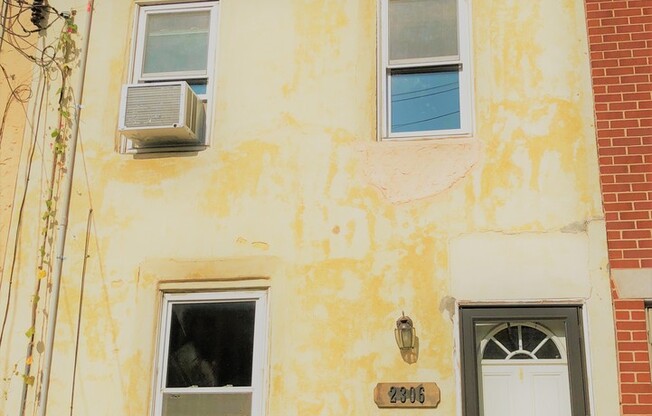 Beautiful 2-Bed Townhome in Fishtown! Available mid-June!