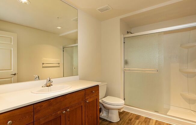 Studio, 1 bath, 585 sqft, $1,395, Unit 2-D