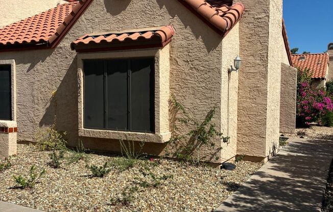 2 beds, 1 bath, $1,495, Unit #1043