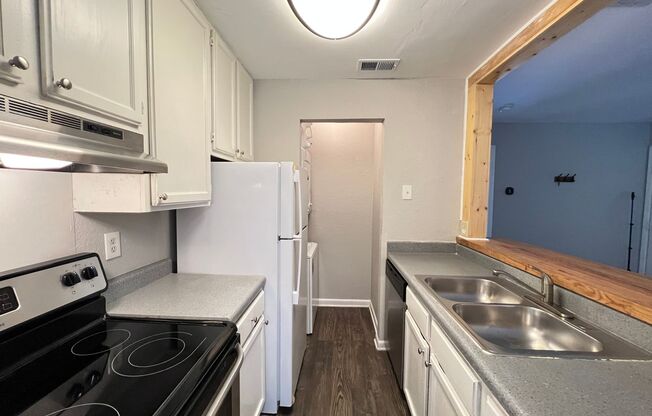 1 bed, 1 bath, $995