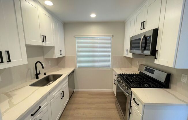 2 beds, 2.5 baths, $2,750, Unit 207