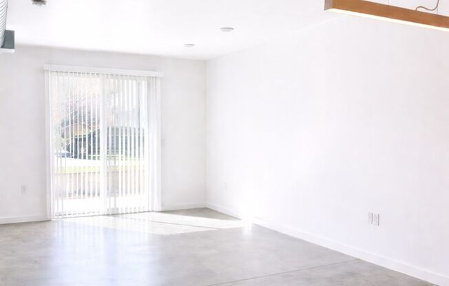 1 bed, 1 bath, 740 sqft, $999, Unit 5-107