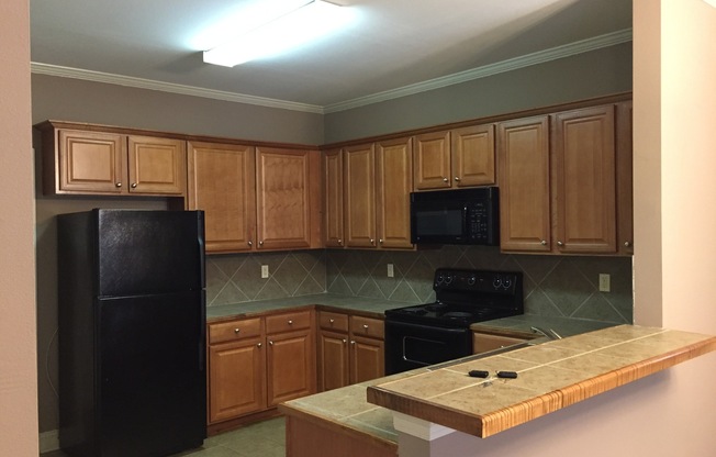 2 beds, 2 baths, $1,400