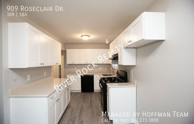 909 ROSECLAIR DR