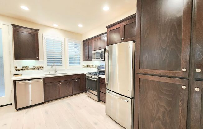 Modern 3 bed 2.5 bath townhome