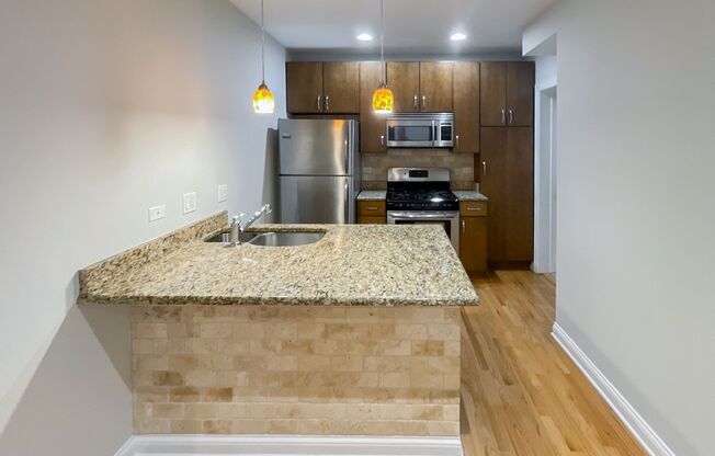 2 beds, 1 bath, 740 sqft, $2,750, Unit 3808M-2