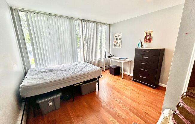 2 beds, 1 bath, 768 sqft, $2,440, Unit 218