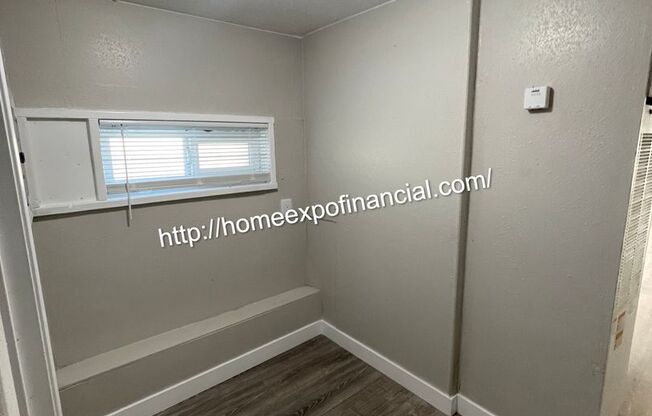 2 beds, 1 bath, $1,595