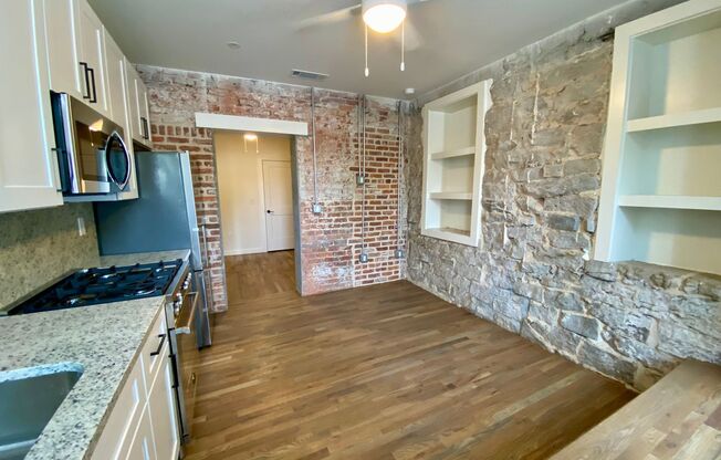 1 bed, 1 bath, 420 sqft, $1,500, Unit 009