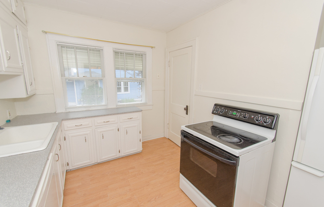 3 Bedroom, 1.5 bath Home: Available July 2026!