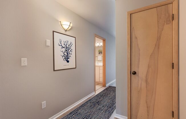 Columbia River View Condo - Hayden Island!