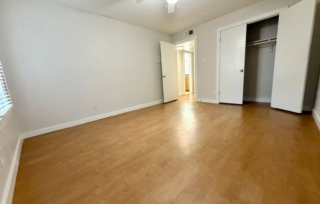 2 beds, 1 bath, 900 sqft, $1,145, Unit LAW13-106