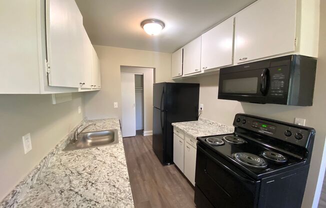 2 beds, 1 bath, 807 sqft, $750, Unit Unit 2-214