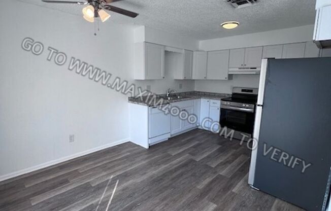 2 beds, 1 bath, 725 sqft, $1,300, Unit 2