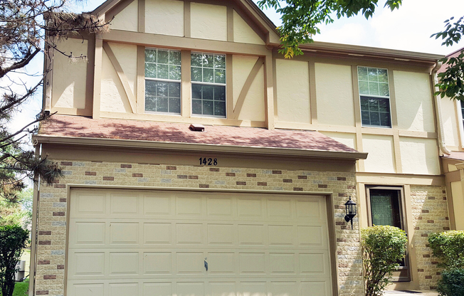 1428 W SAPPHIRE DR