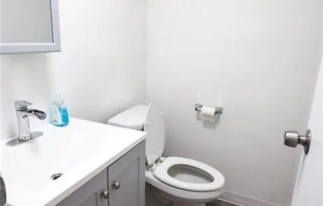 3BD/ 1.5 BA Home for Rent- Cleveland