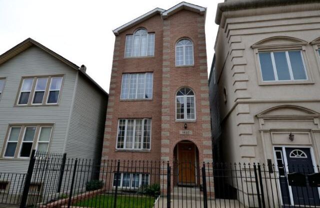 1425 WALTON