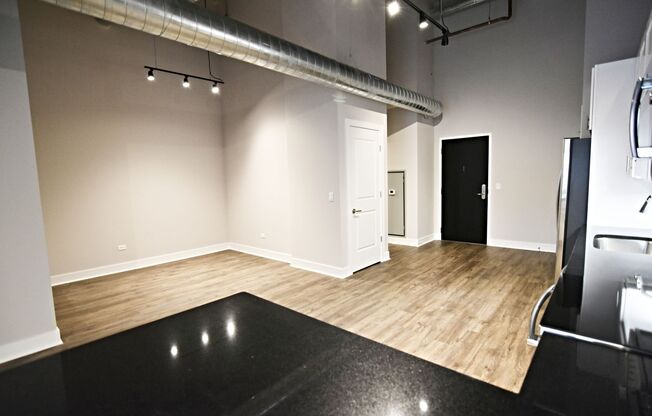 1 bed, 1 bath, 711 sqft, $3,000, Unit 3833-203