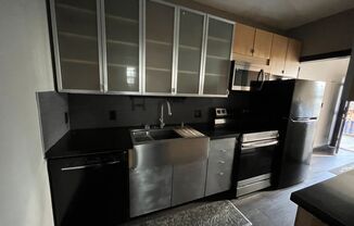 1 bed, 1.5 baths, $1,200, Unit Unit 2