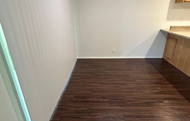 2 beds, 1 bath, 905 sqft, $1,550, Unit 068