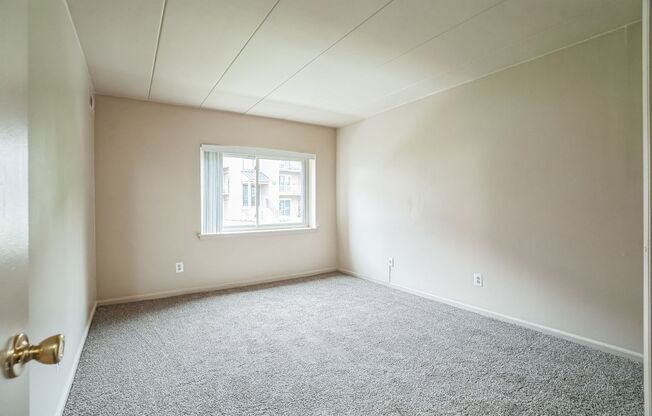 1 bed, 1 bath, 704 sqft, $1,450, Unit A12