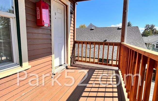 Tacoma Area 2nd Floor 1 Bed 1 Bath Apartment
