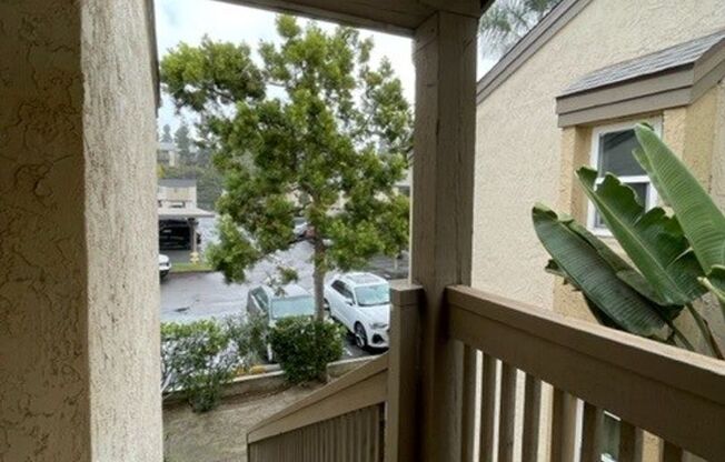 2 bedroom, 2 bath top floor condo in La Jolla