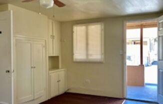 Studio, 1 bath, 400 sqft, $1,075, Unit 239