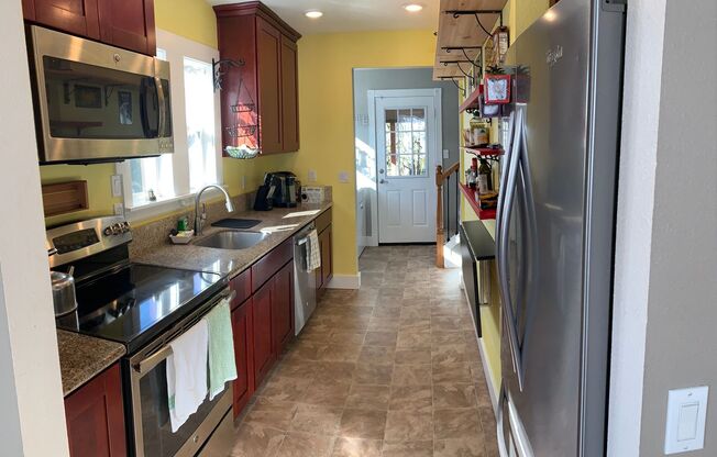 Updated Two-Story Bungalow Near Willamette Falls