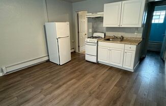 1 bed, 1 bath, $995, Unit #6