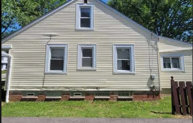 3 beds, 2 baths, $1,700