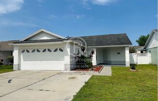 Beautiful 3 Bedrooms 2 Bathroom + Private Pool in Kissimmee ***Available 11/05***