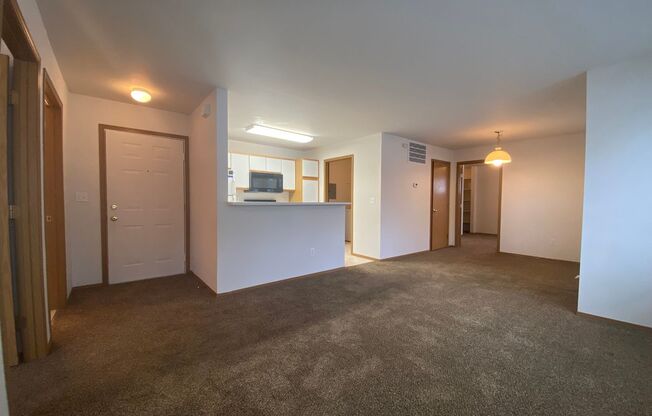 2 beds, 1 bath, $1,075