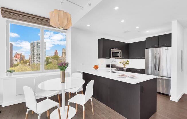 321 W 110 ST