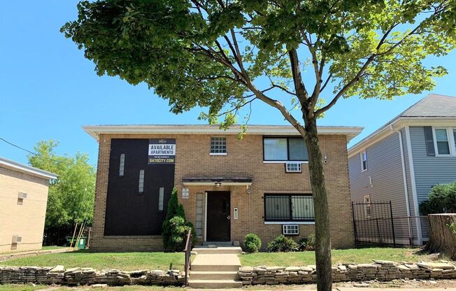 Studio, 1 bath, $725, Unit 07