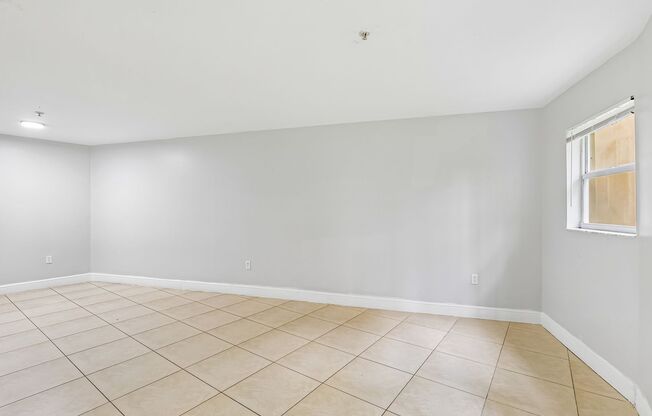 1 bed, 1.5 baths, 866 sqft, $1,900, Unit L- 504