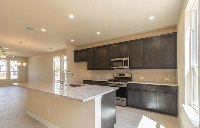 1660 Coral Sunrise Trl Leander, TX 78641