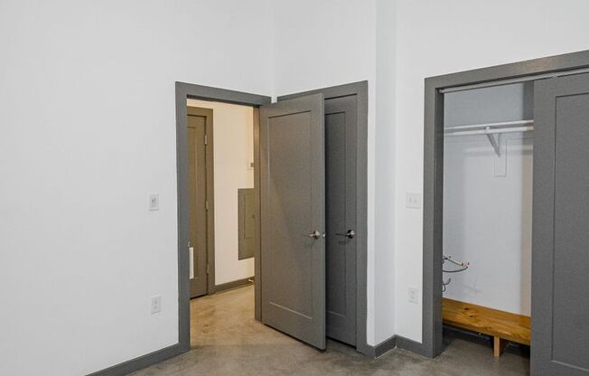 Downstairs One Bedroom Flat with Washer & Dryer