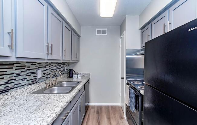 Studio, 1 bath, 525 sqft, $869