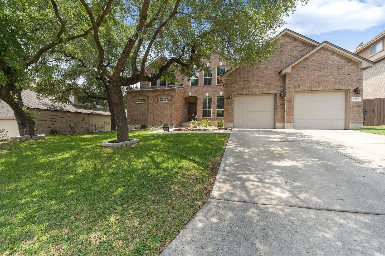 Stunning Home with Pool Now Available in the Coveted Hills of Sonoma Ranch Subdivision! - Realtor Commission: $1000 ($1500 if tenant moves in by July 1st, 2025)
