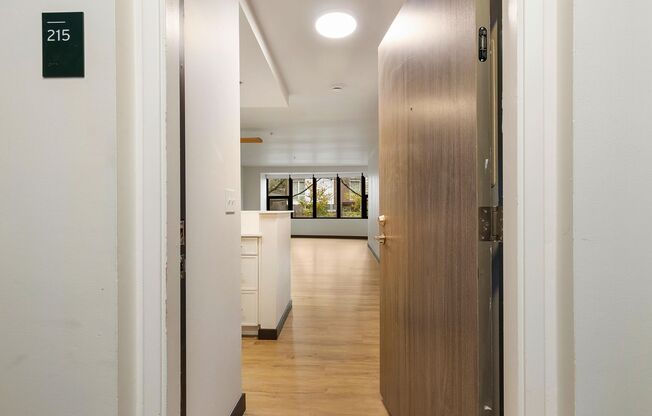 1 bed, 1 bath, 634 sqft, $2,345, Unit 215