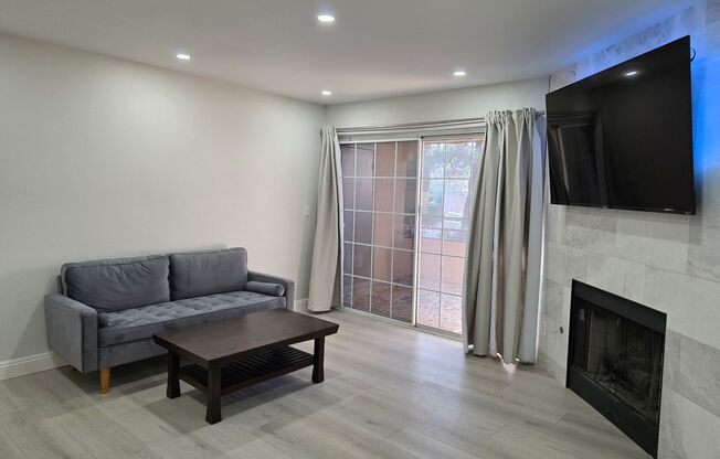 2 beds, 2 baths, $2,100, Unit #1048