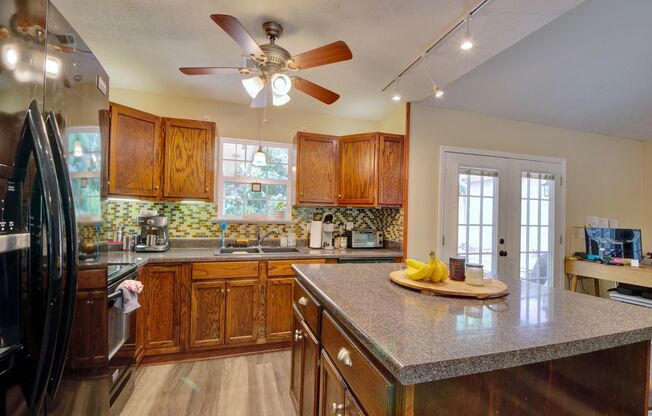 Heart of Auburn! 2 Bedroom Townhouse For Rent