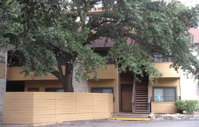 Nueces Corner Condominiums 201 N/M